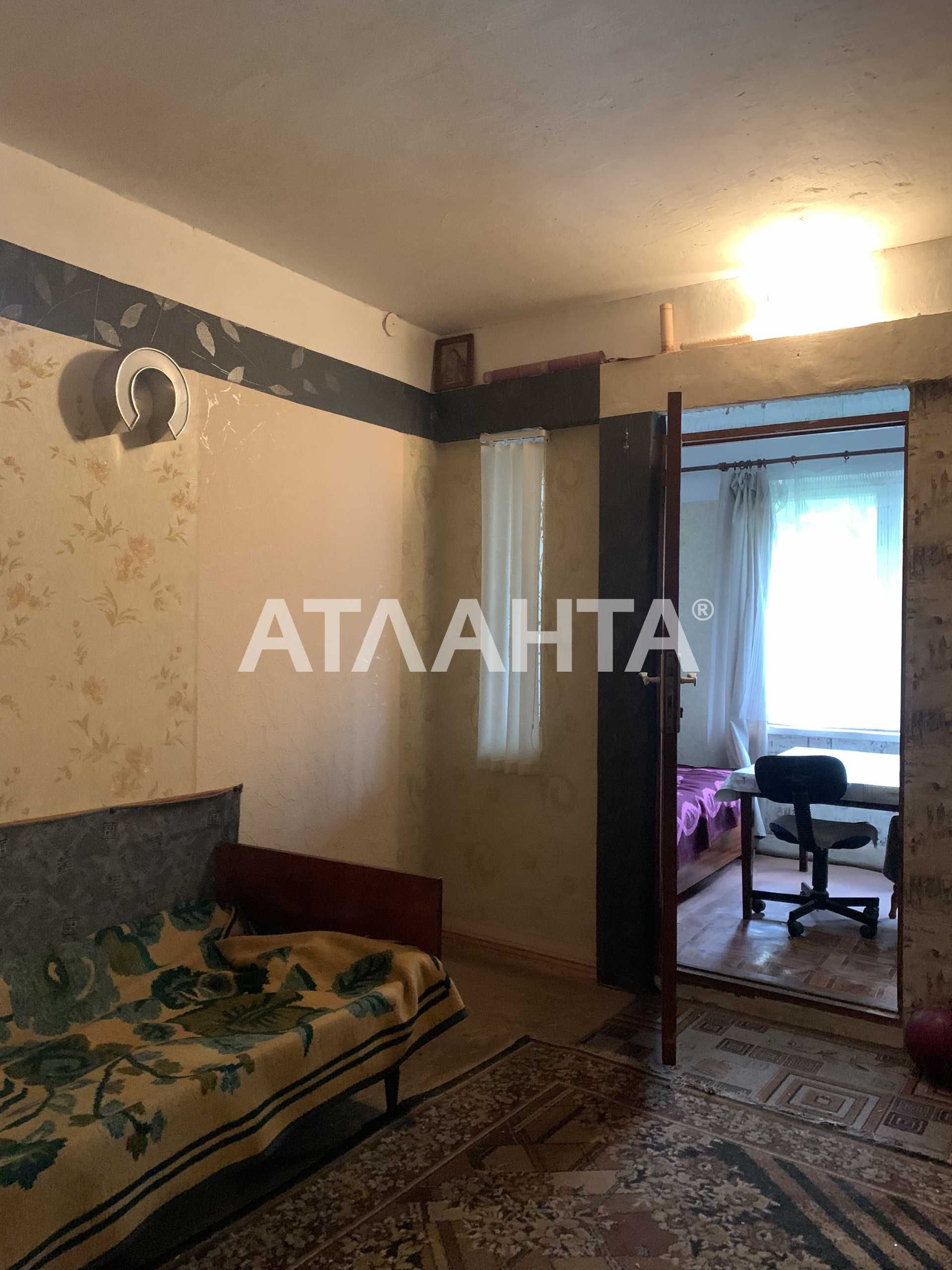 2-х по ул Заболотного- в стояке техкомн. Два фасадных окна
