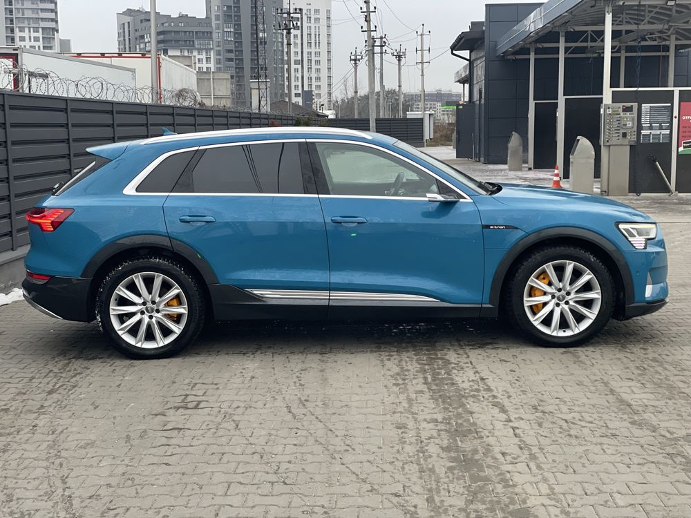 Audi e-tron обмін на нерухомість
