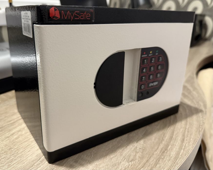 Сейф невеликий меблевий MySafe MS.17.E CREAM