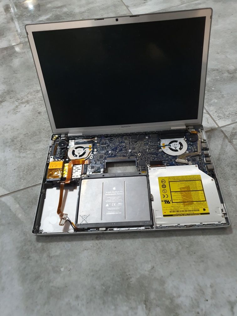 Mac Book Pro 15” Korpus Części Matryca Zawiasy