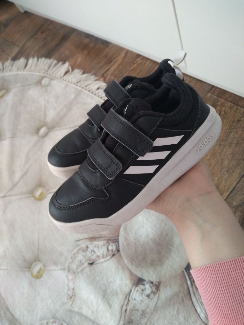 Buty adidas czarne chłopięce na rzepy rozmiar 31