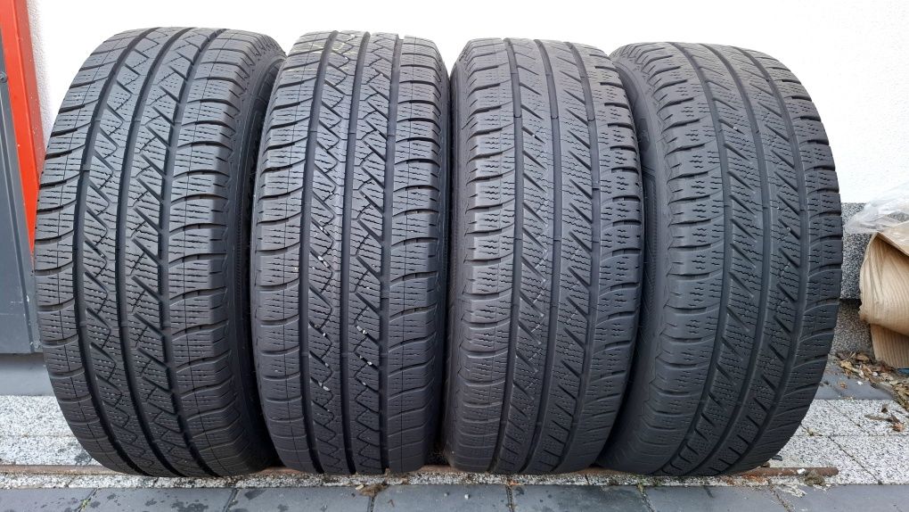 Opony 215/65 R15C Goodyear Vector4seasons cargo  2023r 8mm