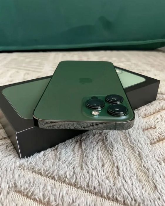 Продам IPhone 13 Pro Max green