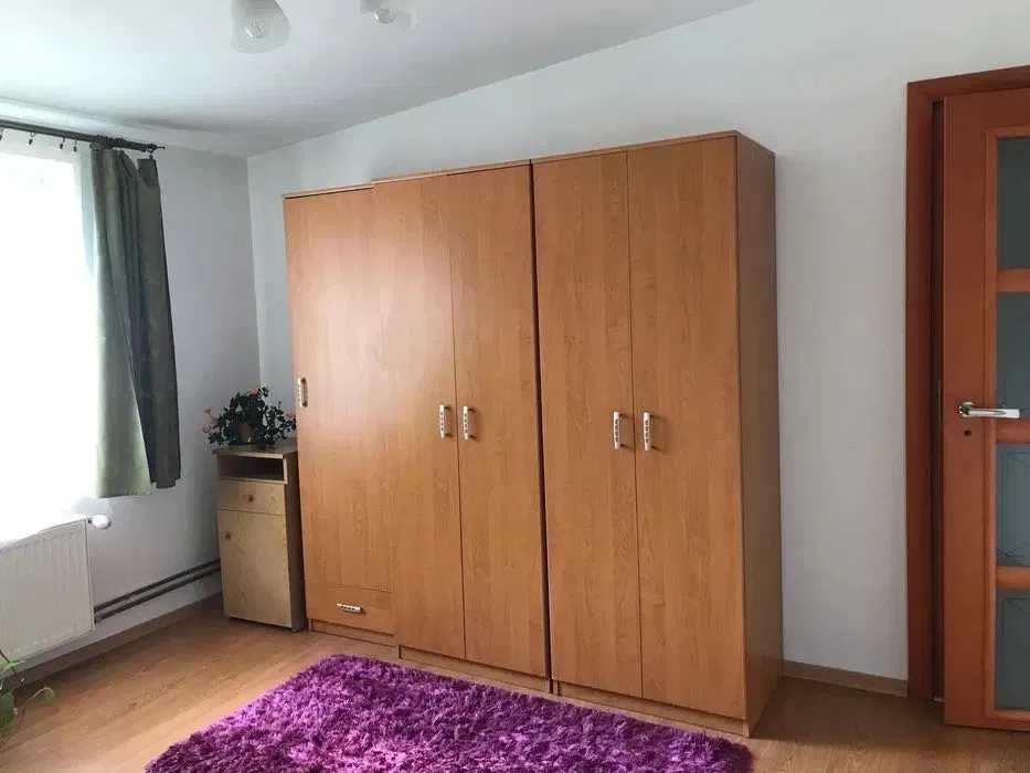 Wynajem mieszkania jednopokojowego w domku z ogrodem