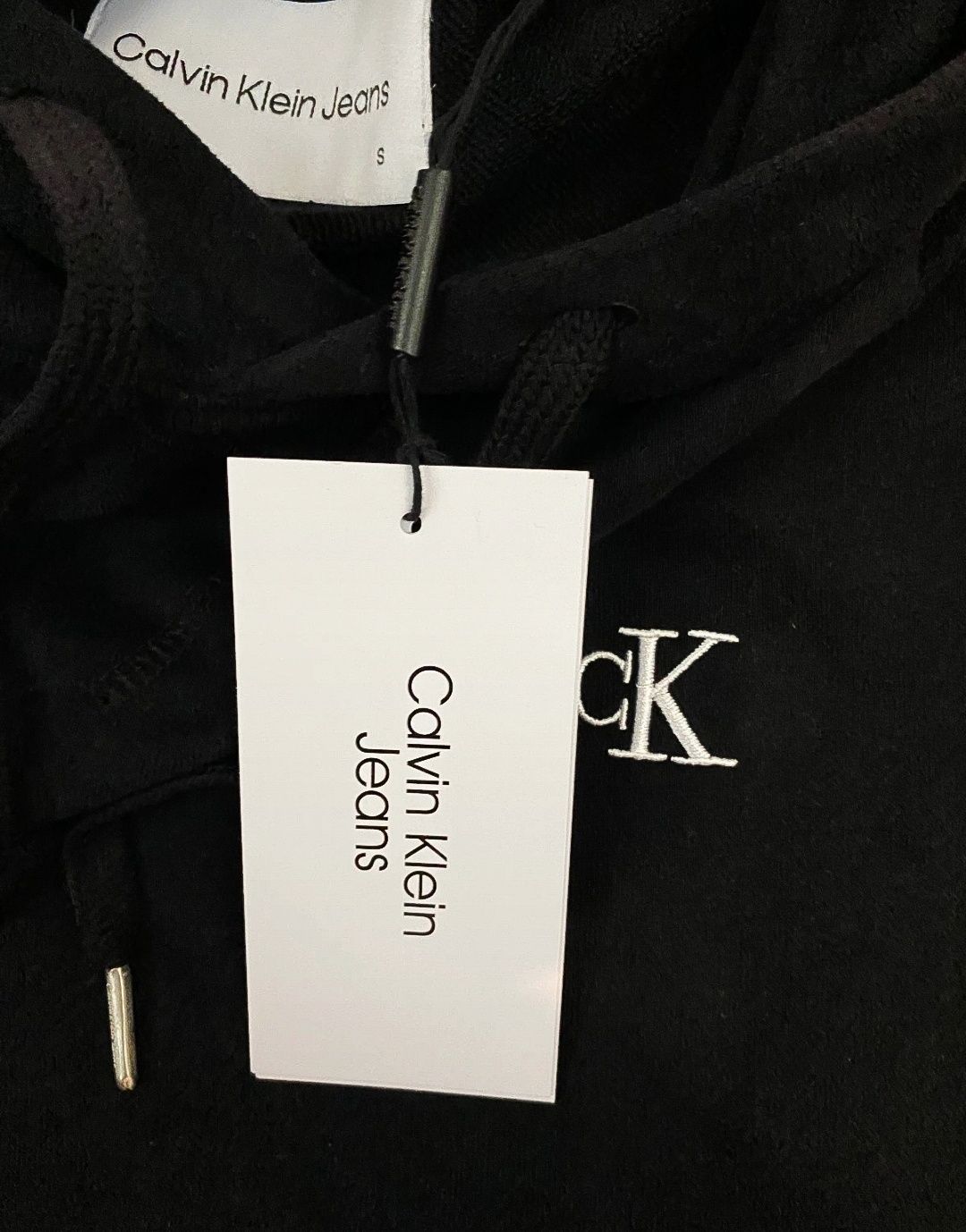 Sweat Calvin Klein com capuz