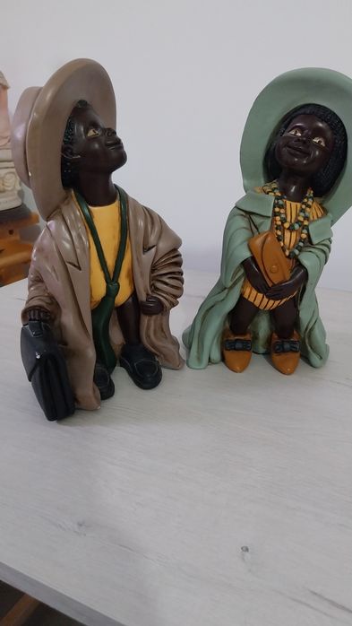 Casal de africanos pintados à mão