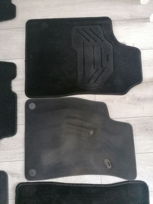 Dywaniki samochodowe  welurowe do  Audi A4