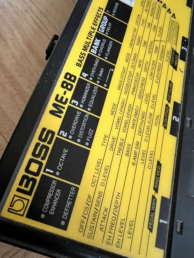 BOSS ME-8B Bass Multi effect