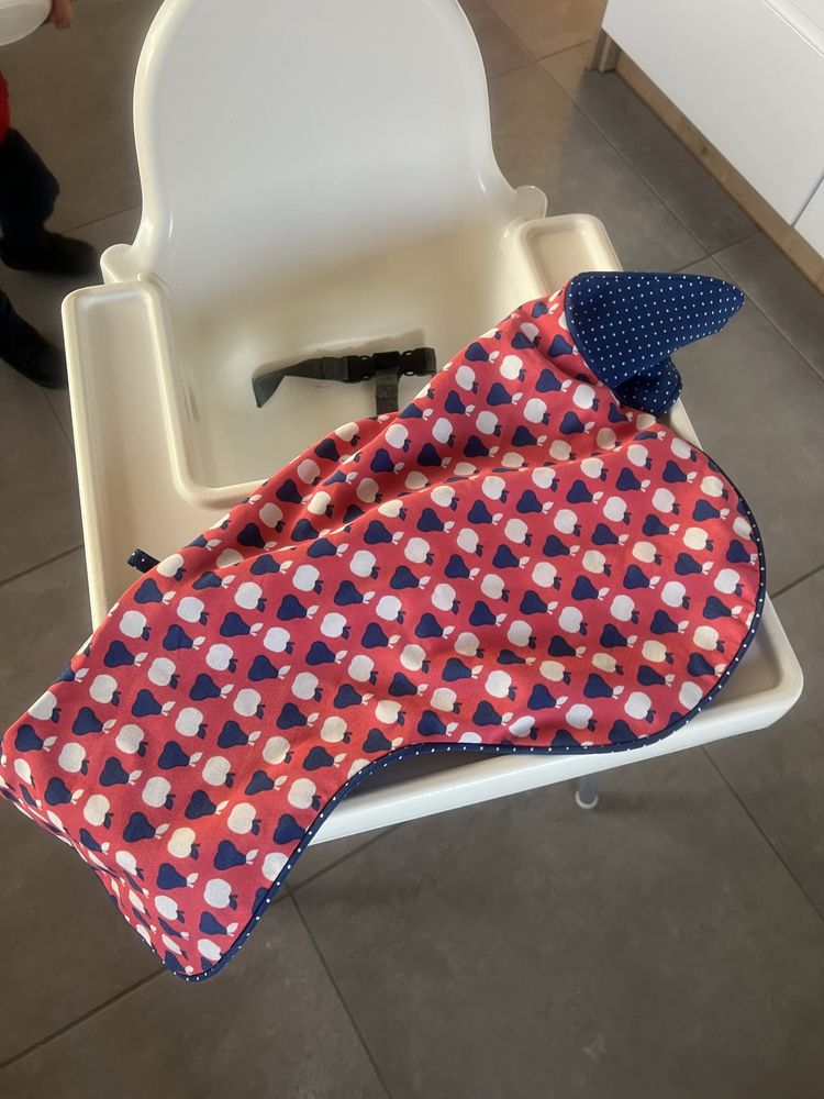Krzeselko do karmienia ikea z podnozkiem