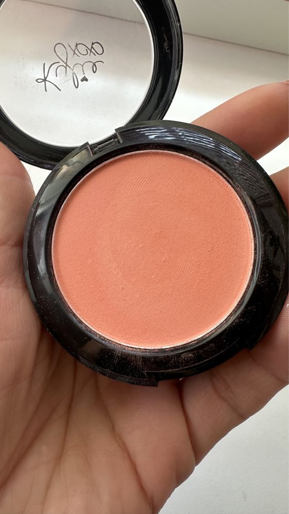 Румяна kylie cosmetics