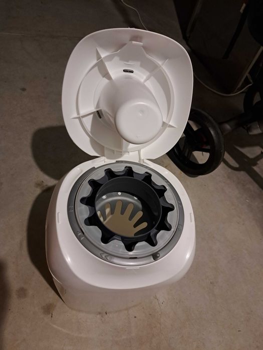 Caixote do lixo para fraldas tommee tippee Sangenic