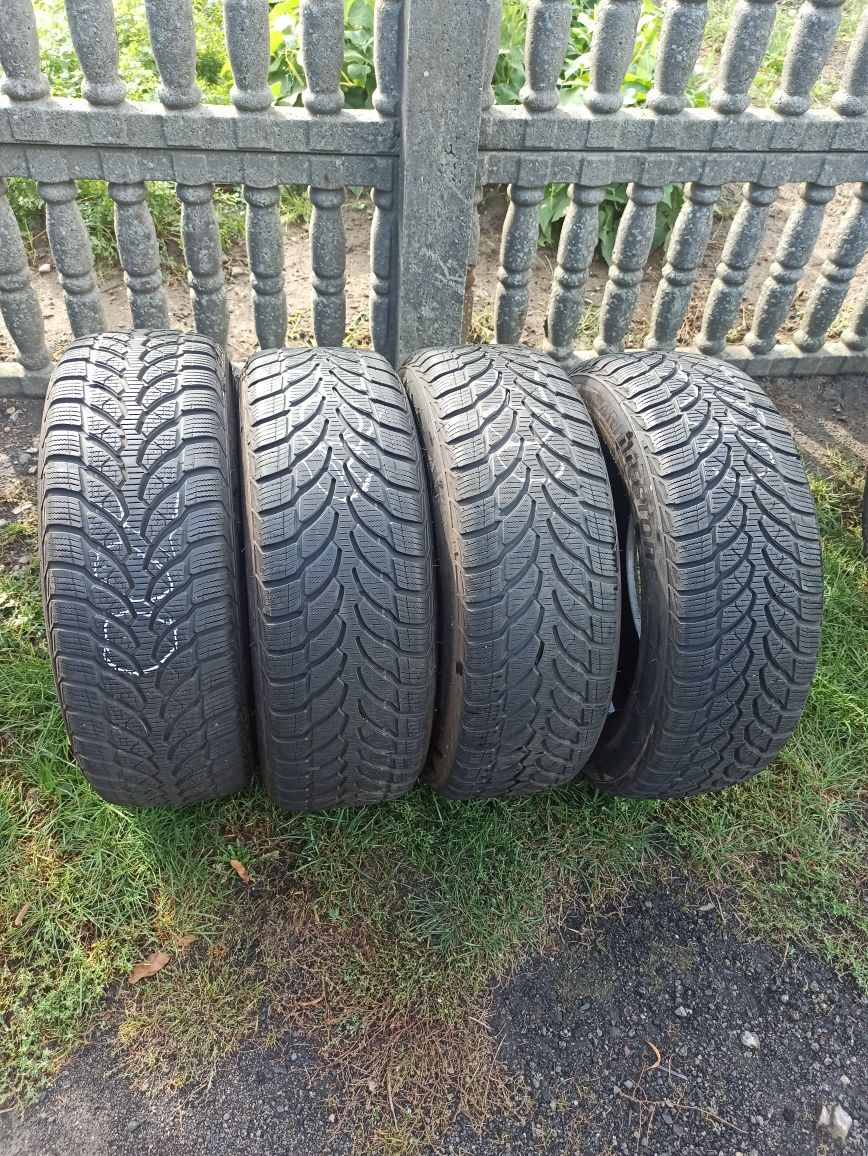 4 opony zimowe Bridgestone 205/60 16, 5,9mm. Możliwy montaż