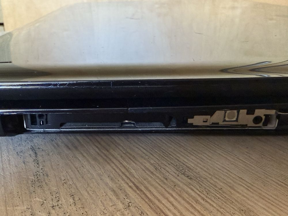 Laptop HP 2000 15,6' AMD 1,3GHz ram 6GB hdd 256GB