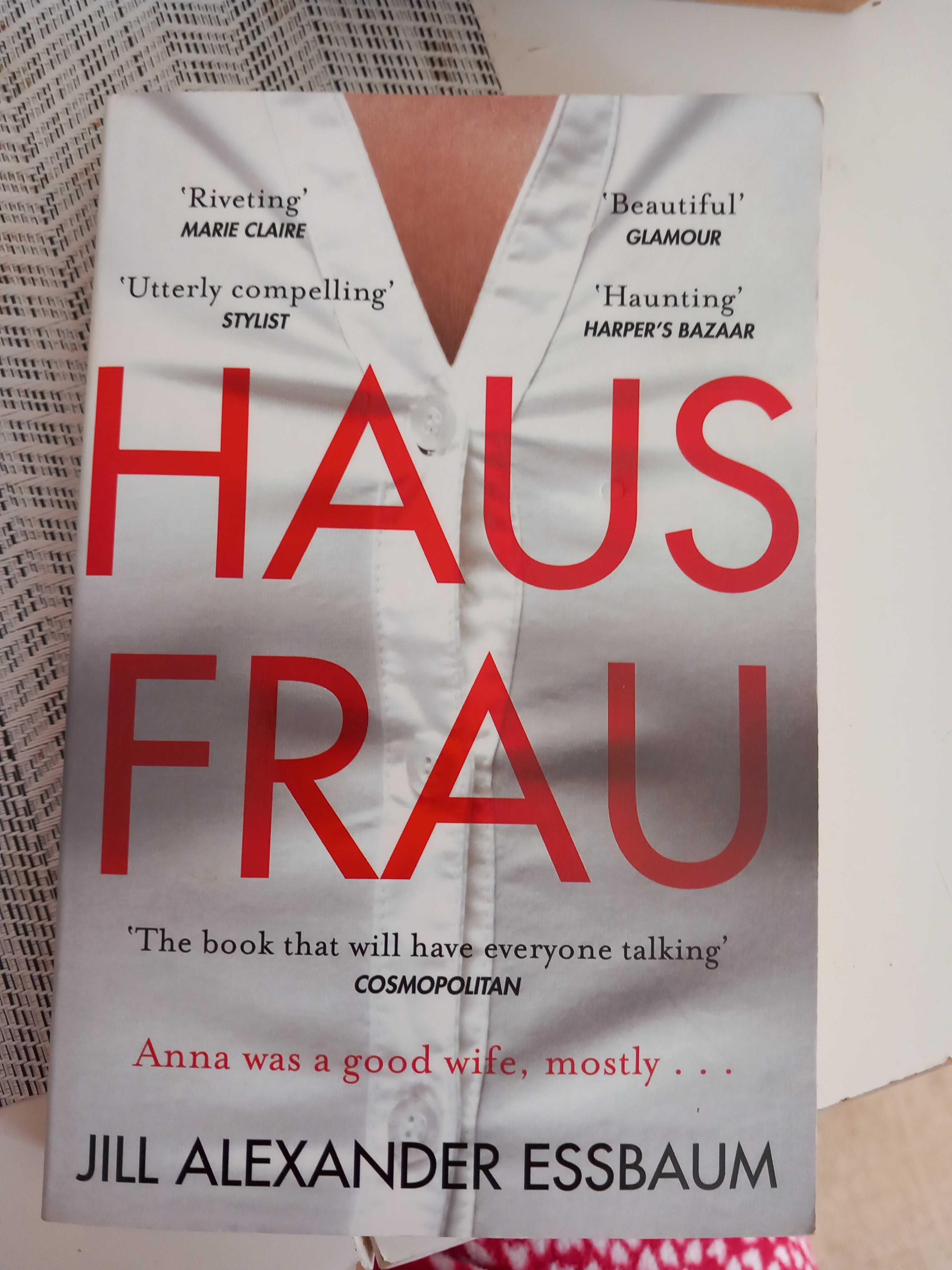 Livro inglês Haus Frau de Jill Alexander Essbaum