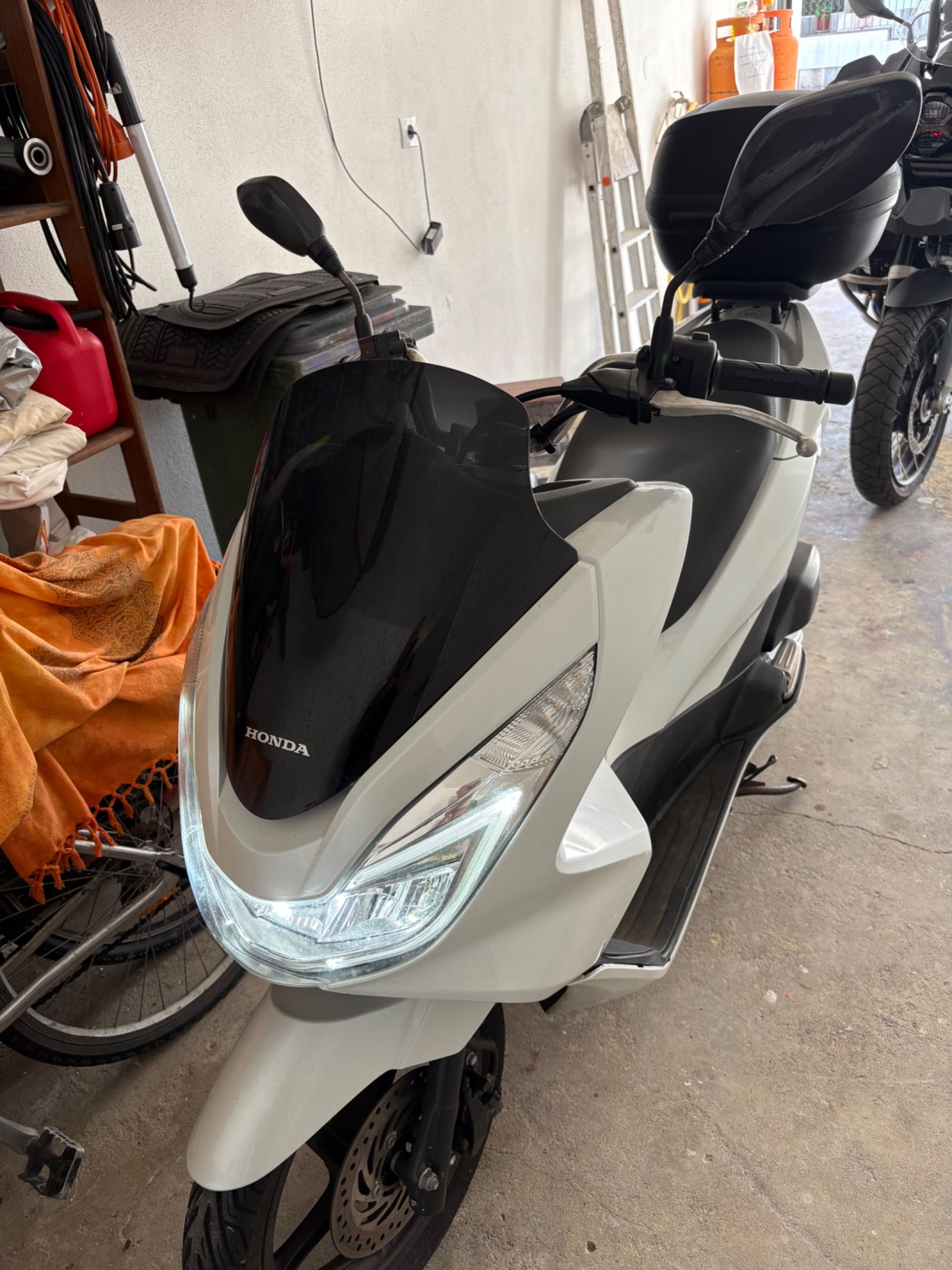 HONDA PCX 150 Excelente