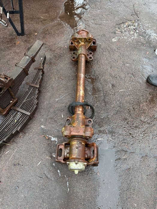 Вісь балансиру ПТС-9