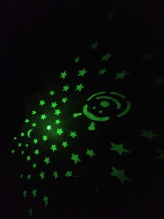 Super poduszka projektor pszczółka dla maluszków.