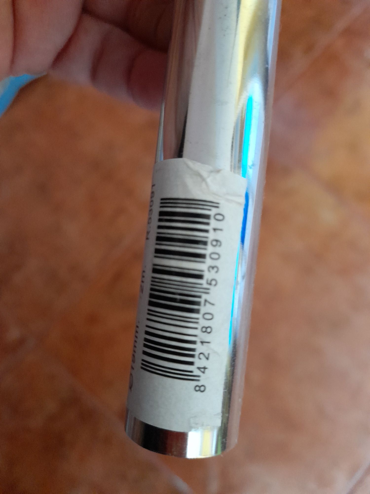 Varão metálico para roupeiro
