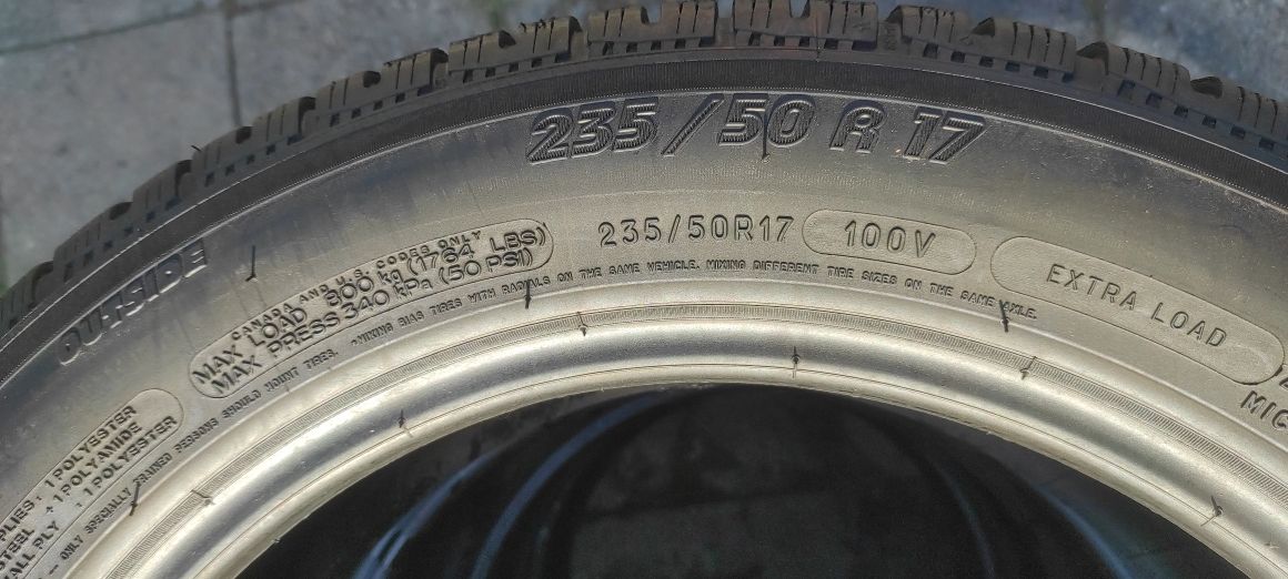 68 Opony Zimowe MICHELIN 235/50/17 Bardzo Ładne