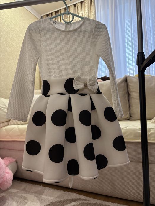 Святкова сукня для дівчинки 122 р. (На 116 р.)