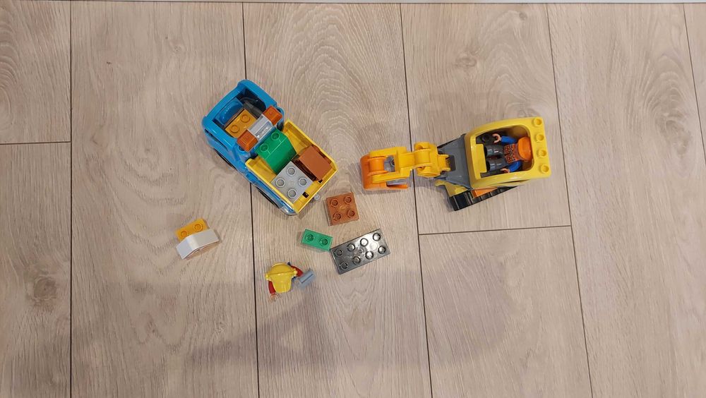 LEGO DUPLO Ciężarówka i koparka gąsienicowa 10812 (używane)