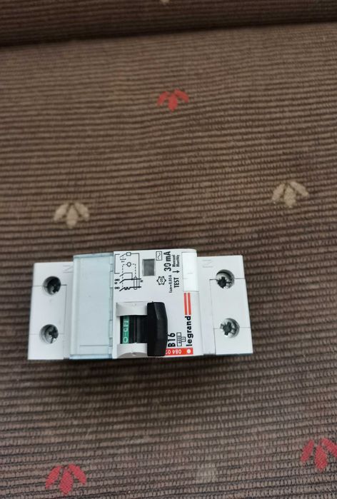 Wyłącznik różnicowoprądowy B16A 30MA LEGRAND