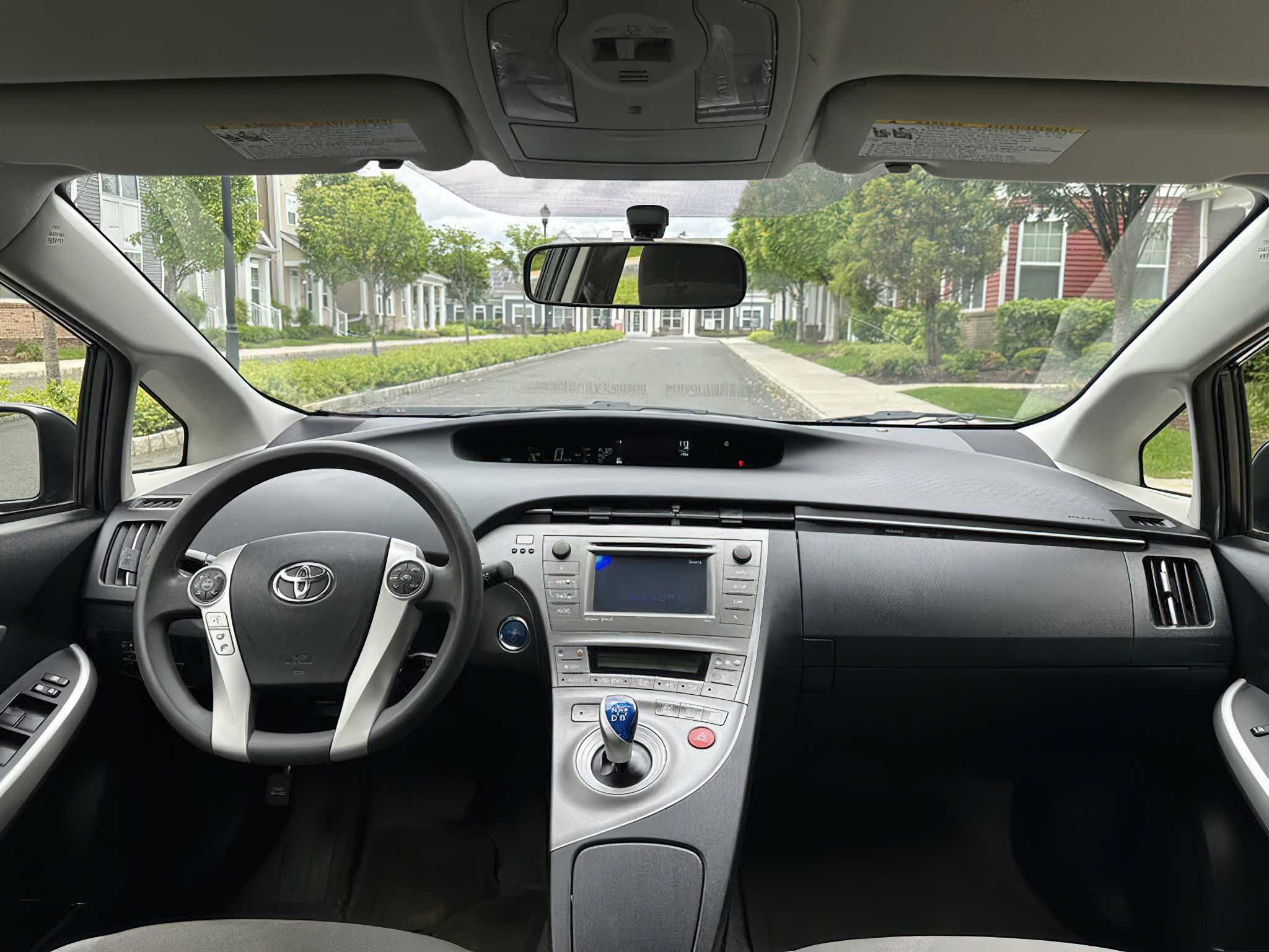 Toyota Prius One 2014
