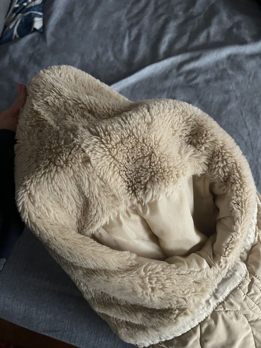 Куртка гарна, ругулюється