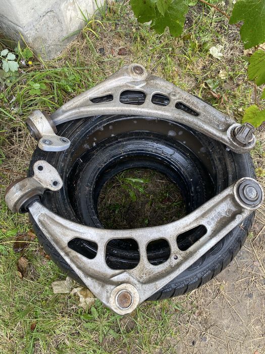 Продам передні ричаги в зборі з сайленблоками БМВ Е 46