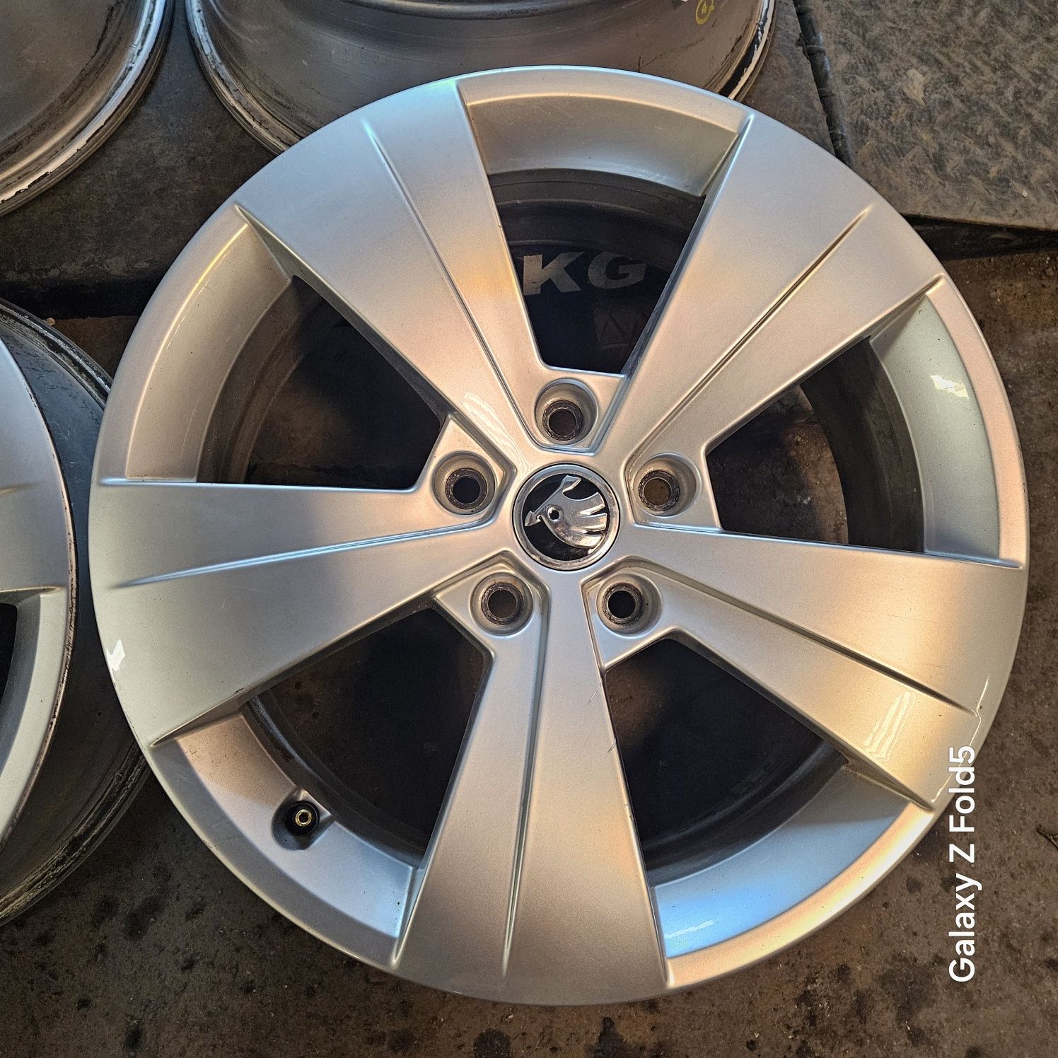 Alufelgi 17 Skoda Octavia Yeti Karoq Kodjaq Superb VW Seat 5x112 ET41