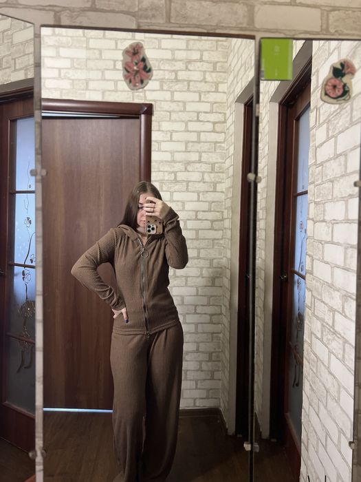 Новий костюм з биркою