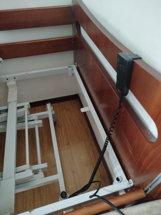 Vendo cama elétrica articulada