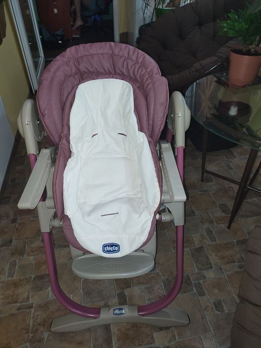 Продам стульчик для кормления.Chicco