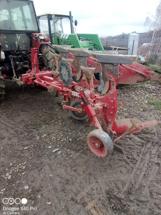 Pług 3 skibowy obrotowy