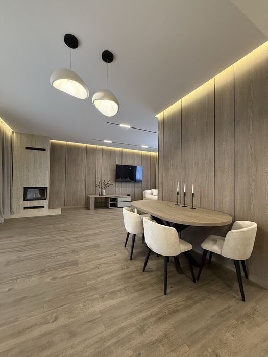 У нас Новинка! Новий, сучасний Таунхаус. Камін. Власне подвіря.