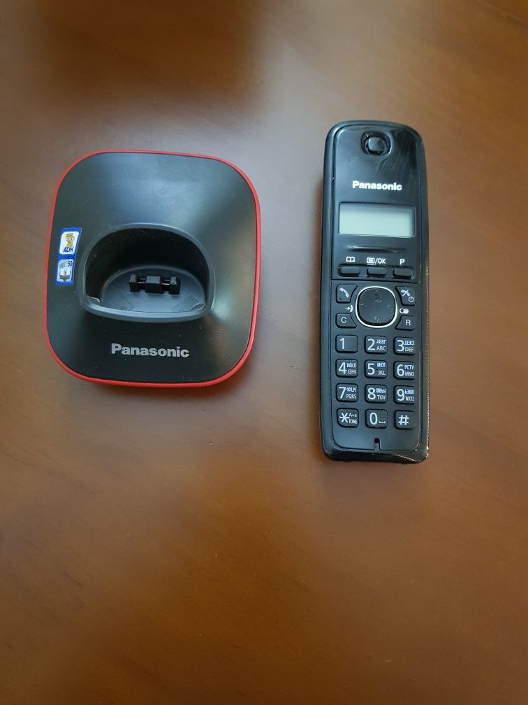 Радиотелефон Panasonic KX-TG1611UA red