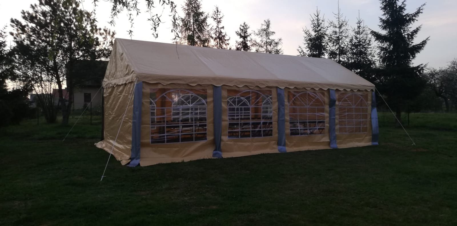 Namiot cateringowy z wyposażeniem