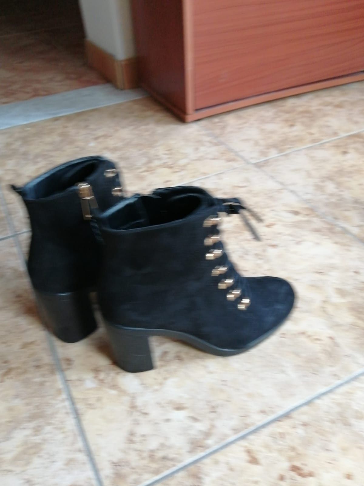 Botas Pretas N° 38 Impecáveis-Preço Cada: 20€ / Conjunto: 35€