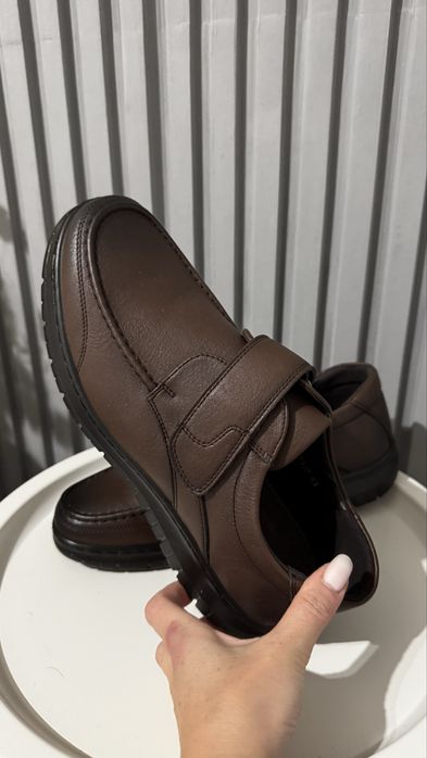 Шкіряні туфлі. Нові