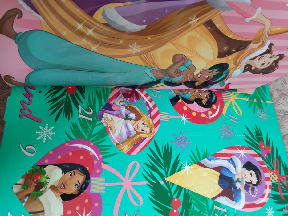 Адвент календар Дісней з косметикою