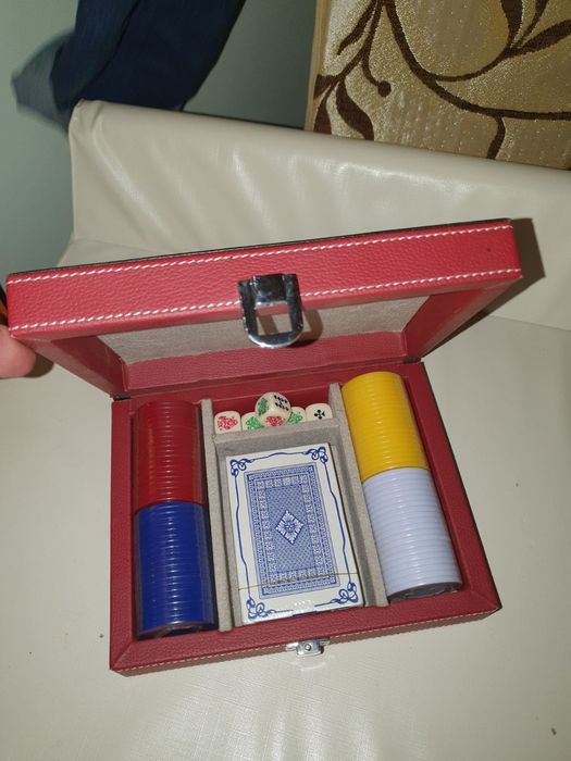 Шкіряні набори для гри в покер