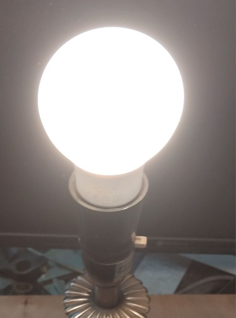 10x żarówka B22 Philips 8W angielska