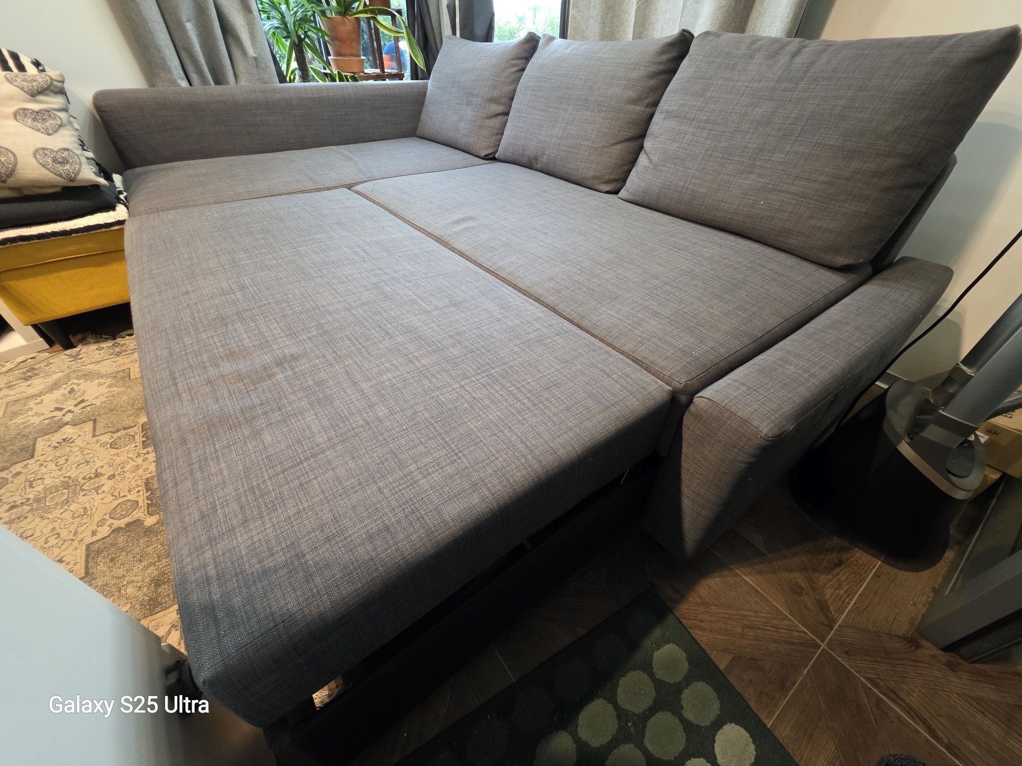 Sofa FRIHETEN z funkcją spania