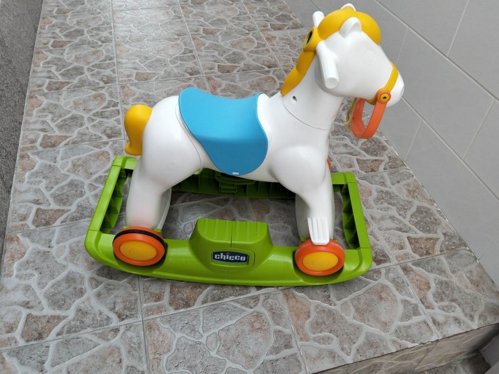 Cavalo baloiço Chicco