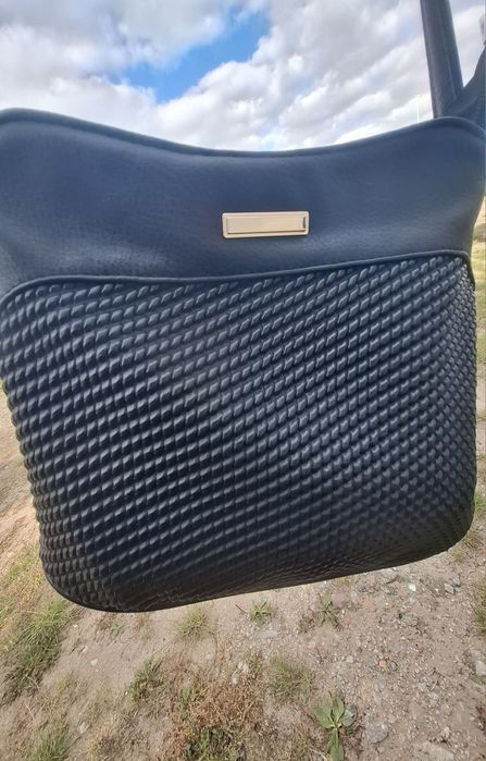 Torebka  listonoszka  czarna