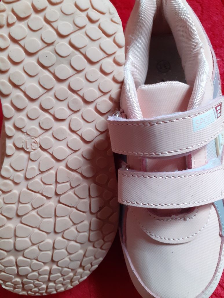 Nowe buty dziece dla dziewczynki rozmiar 31 firmy m.ł sport