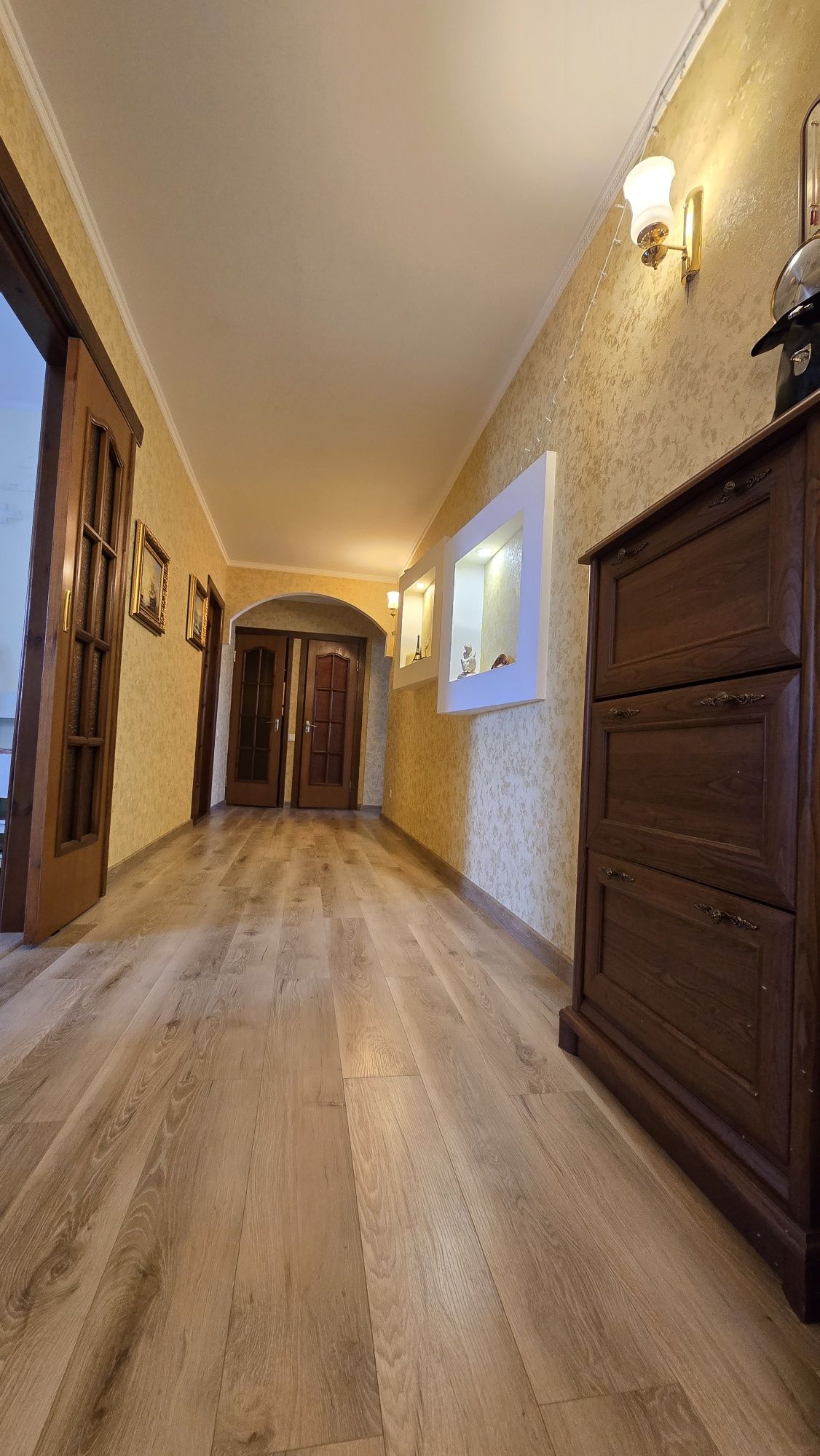 Продаж 3 кімнатна  квартира Проспект Центральний,  закритий двір