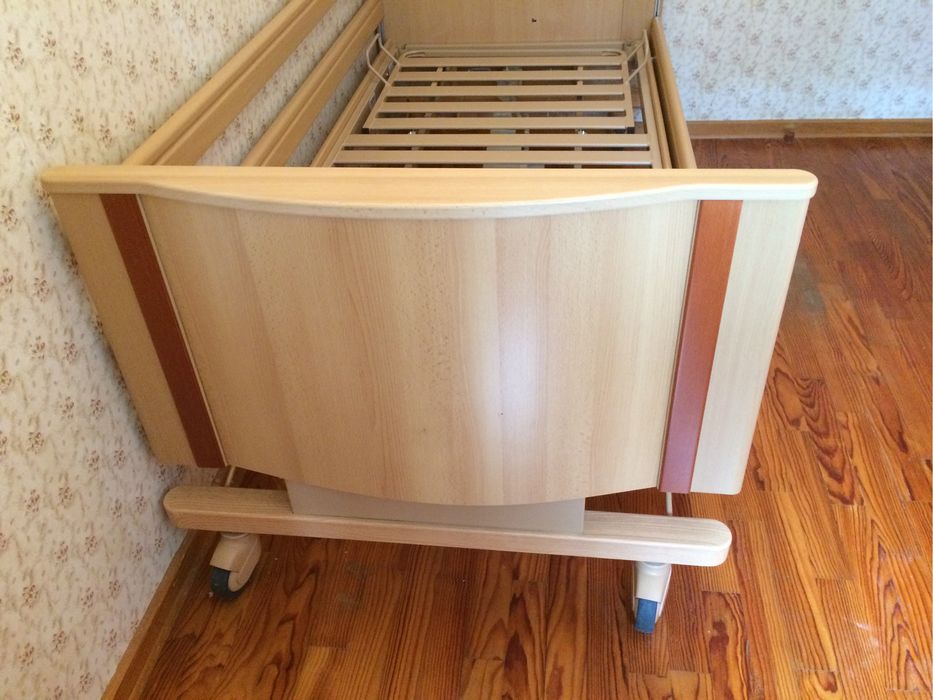 Łóżko rehabilitacyjne z materacem