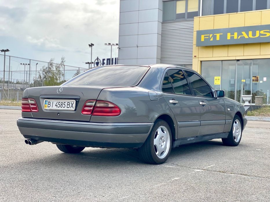 Mercedes Benz E class W210 газ / бензин