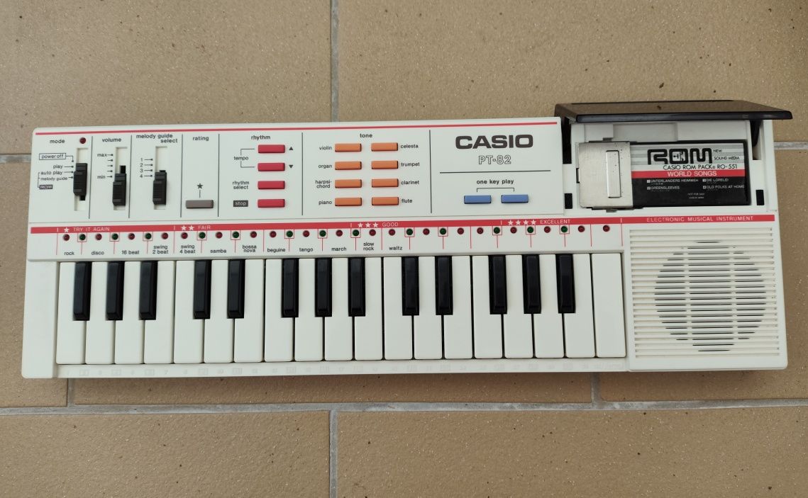Teclado CASIO PT-82